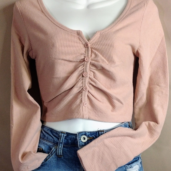 Pink Ruched Button-Up Crop Top - Picture 6 of 6